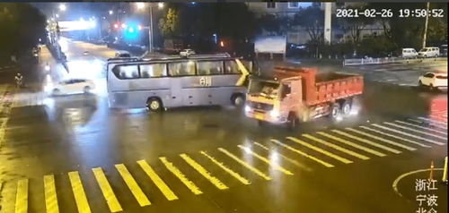 汽车黄灯间隔多少秒